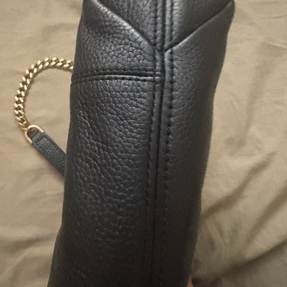 Michael Kors Black Shoulder Bag with Gold Chain - Picture 9 of 16